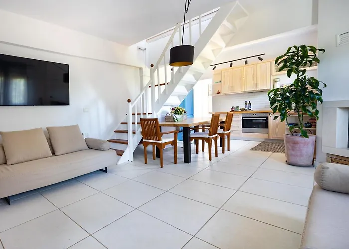 Eliva House